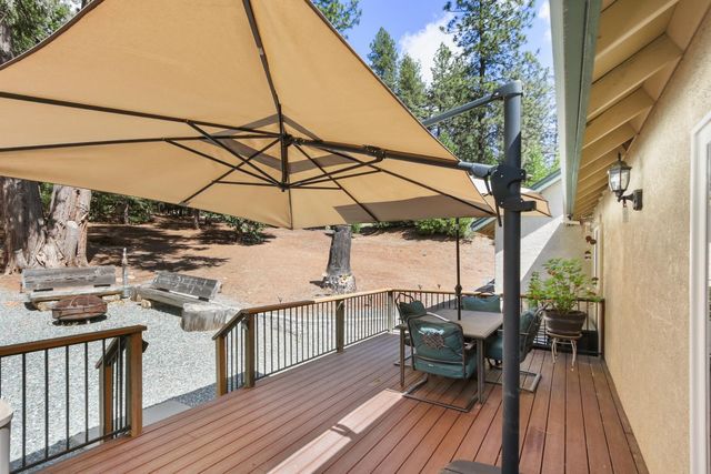 20155 Redwood Dr, Foresthill, CA 95631