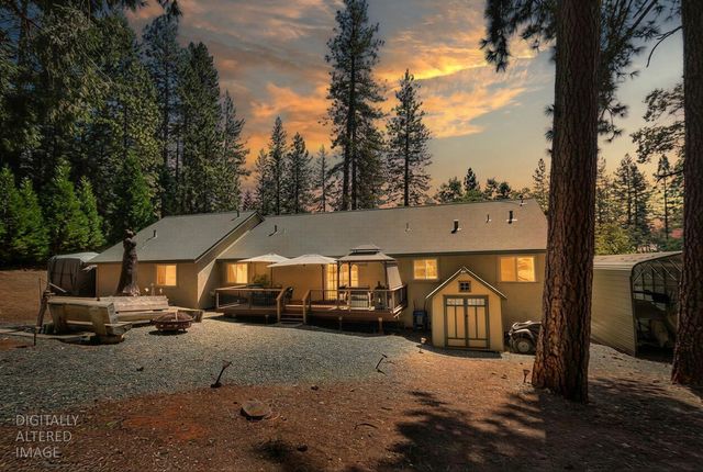 20155 Redwood Dr, Foresthill, CA 95631