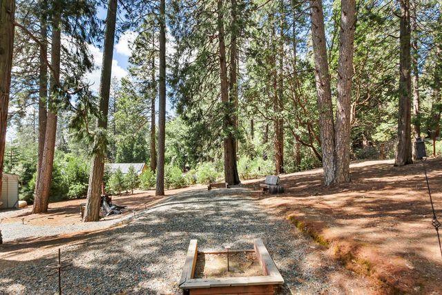 20155 Redwood Dr, Foresthill, CA 95631