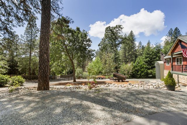 20155 Redwood Dr, Foresthill, CA 95631