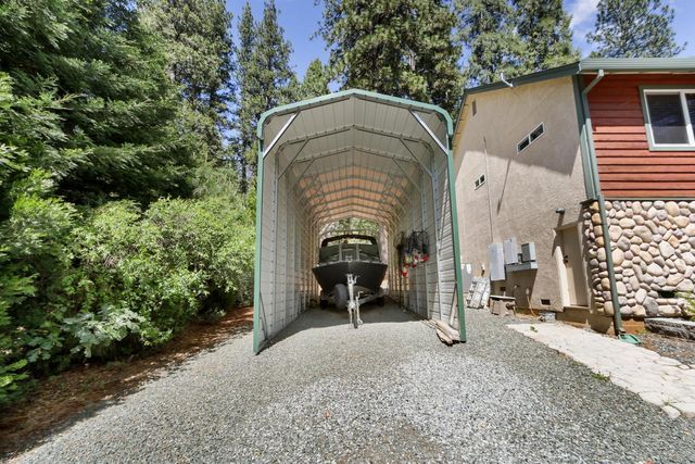 20155 Redwood Dr, Foresthill, CA 95631