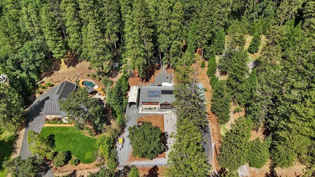 20155 Redwood Dr, Foresthill, CA 95631