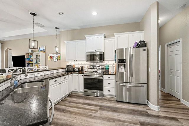 5685 LAKE VICTORIA DRIVE, Lakeland, FL 33813