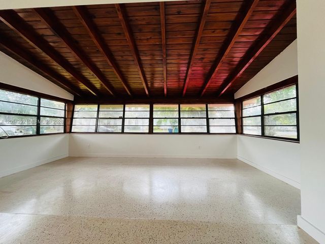 21220 NE 26th Ave 0, Miami, FL 33180