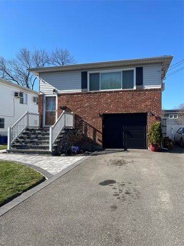 827 Bermuda Road, West Babylon, NY 11704