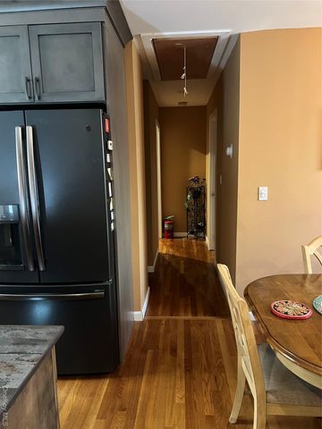 827 Bermuda Road, West Babylon, NY 11704