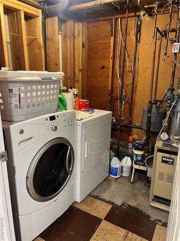 827 Bermuda Road, West Babylon, NY 11704