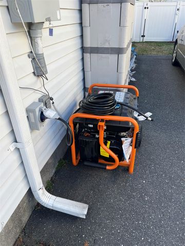 827 Bermuda Road, West Babylon, NY 11704