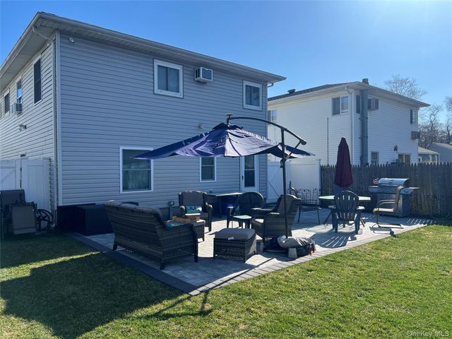 827 Bermuda Road, West Babylon, NY 11704