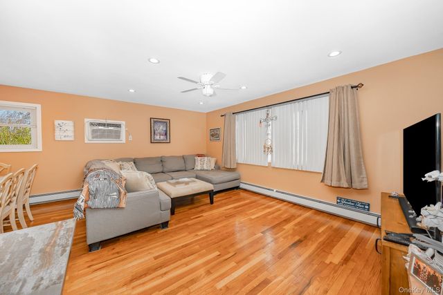 827 Bermuda Road, West Babylon, NY 11704