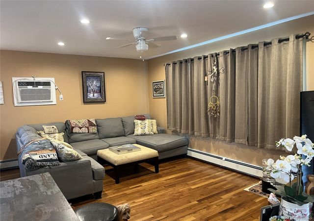 827 Bermuda Road, West Babylon, NY 11704