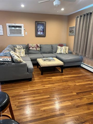 827 Bermuda Road, West Babylon, NY 11704