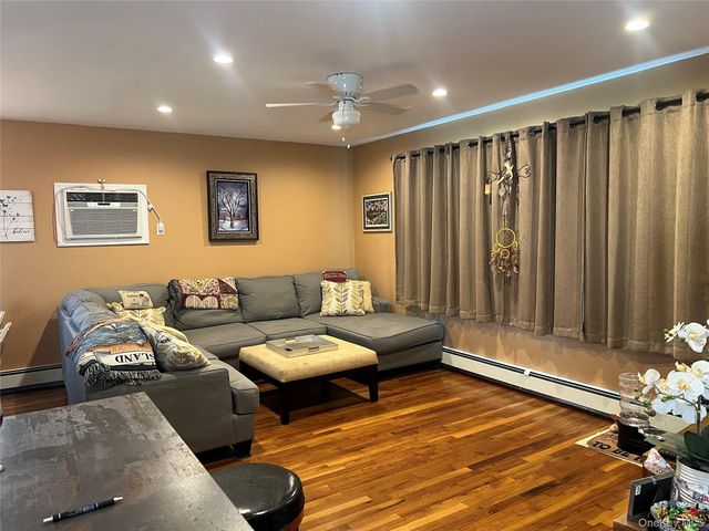 827 Bermuda Road, West Babylon, NY 11704