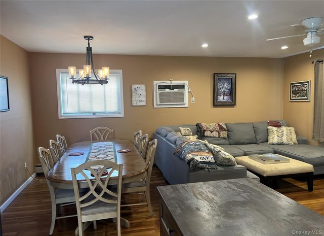 827 Bermuda Road, West Babylon, NY 11704