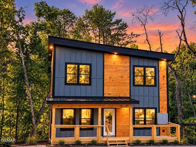 615 Country Oaks Drive, Pigeon Forge, TN 37863