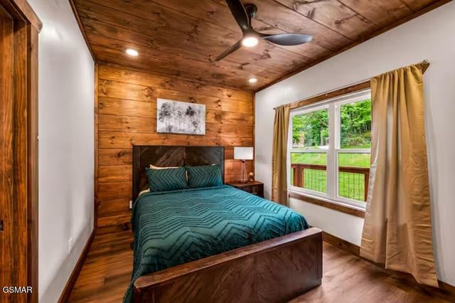 615 Country Oaks Drive, Pigeon Forge, TN 37863