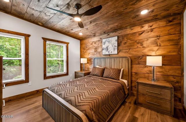 615 Country Oaks Drive, Pigeon Forge, TN 37863