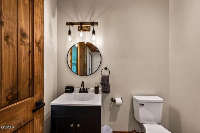 615 Country Oaks Drive, Pigeon Forge, TN 37863