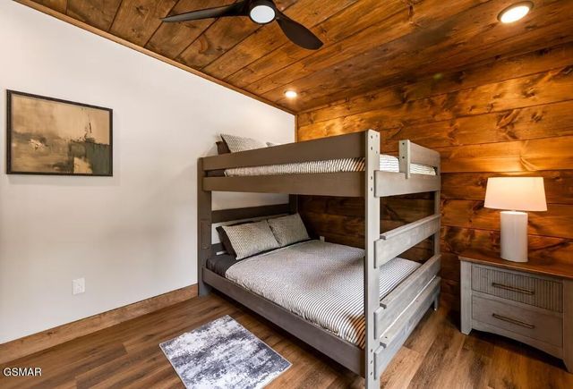 615 Country Oaks Drive, Pigeon Forge, TN 37863