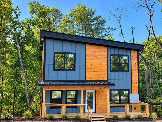 615 Country Oaks Drive, Pigeon Forge, TN 37863