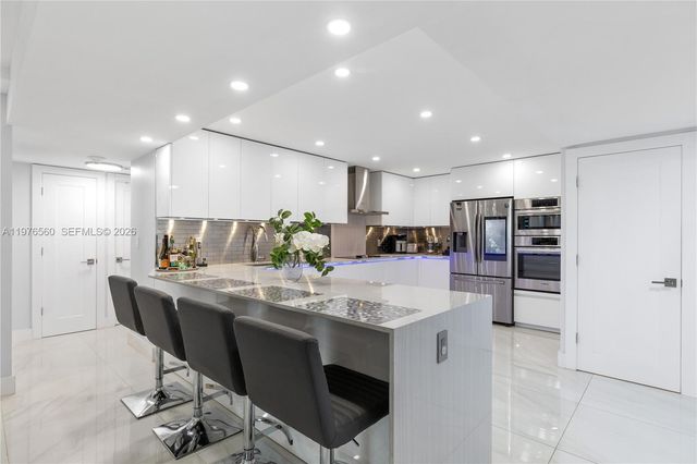 2500 Parkview Dr 1121, Hallandale Beach, FL 33009