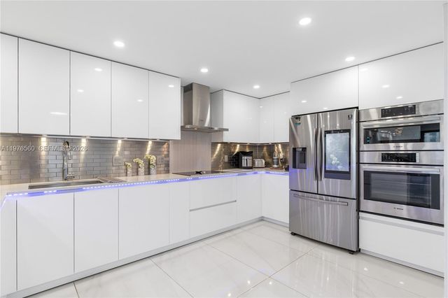 2500 Parkview Dr 1121, Hallandale Beach, FL 33009