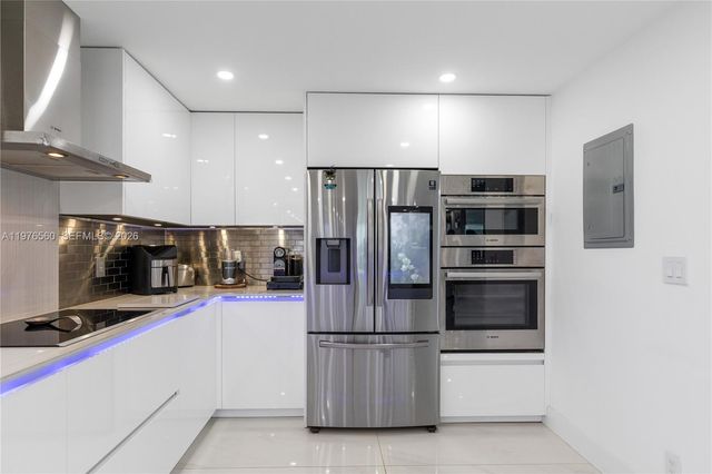 2500 Parkview Dr 1121, Hallandale Beach, FL 33009