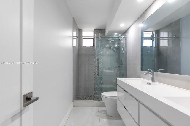 2500 Parkview Dr 1121, Hallandale Beach, FL 33009