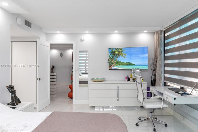 2500 Parkview Dr 1121, Hallandale Beach, FL 33009