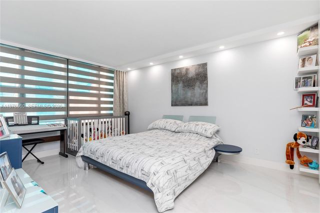 2500 Parkview Dr 1121, Hallandale Beach, FL 33009