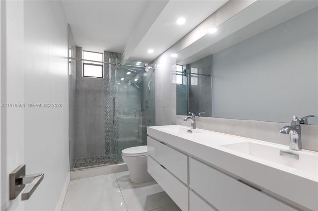 2500 Parkview Dr 1121, Hallandale Beach, FL 33009