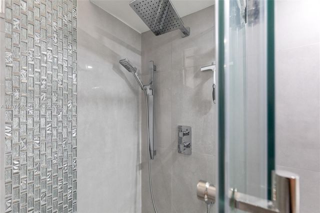 2500 Parkview Dr 1121, Hallandale Beach, FL 33009