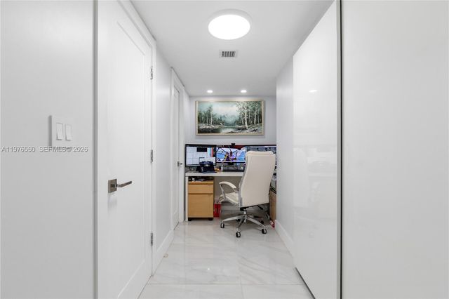 2500 Parkview Dr 1121, Hallandale Beach, FL 33009