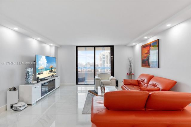 2500 Parkview Dr 1121, Hallandale Beach, FL 33009