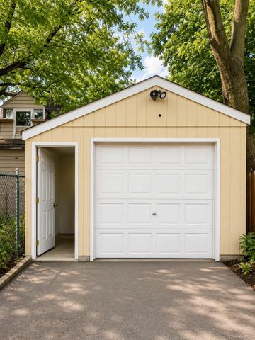 92-47 76th Street, Woodhaven, NY 11421