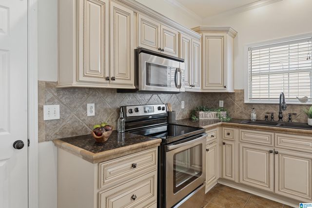 5513 FAWN CIRCLE, Hoover, AL 35226