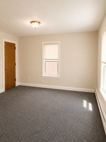 8 Exchange Ct 2, Waltham, MA 02452