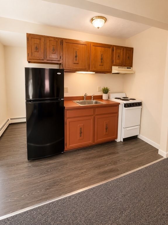 8 Exchange Ct 2, Waltham, MA 02452