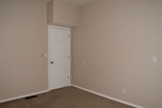 2340 N Kellett Avenue, Springfield, MO 65803