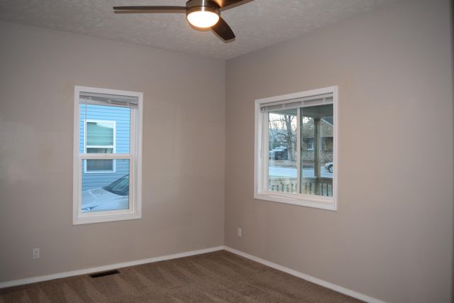 2340 N Kellett Avenue, Springfield, MO 65803