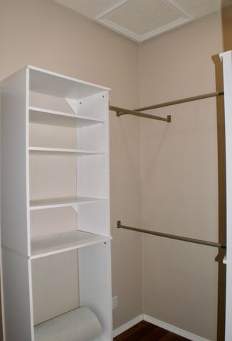 2340 N Kellett Avenue, Springfield, MO 65803