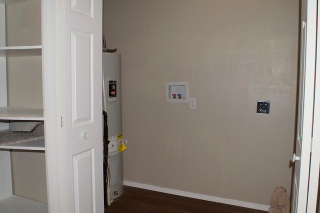 2340 N Kellett Avenue, Springfield, MO 65803