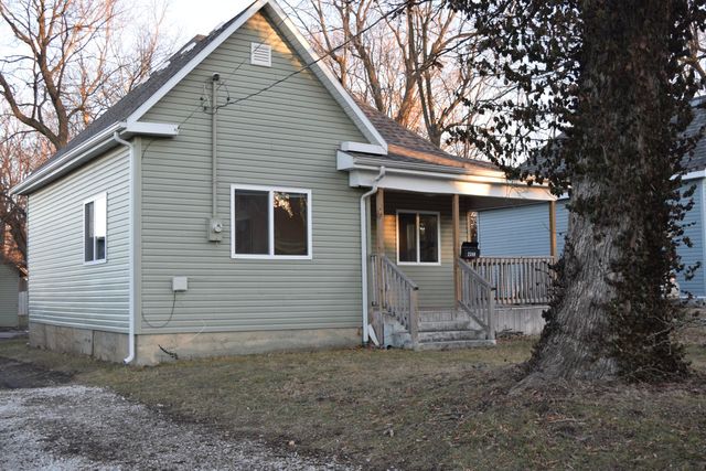 2340 N Kellett Avenue, Springfield, MO 65803