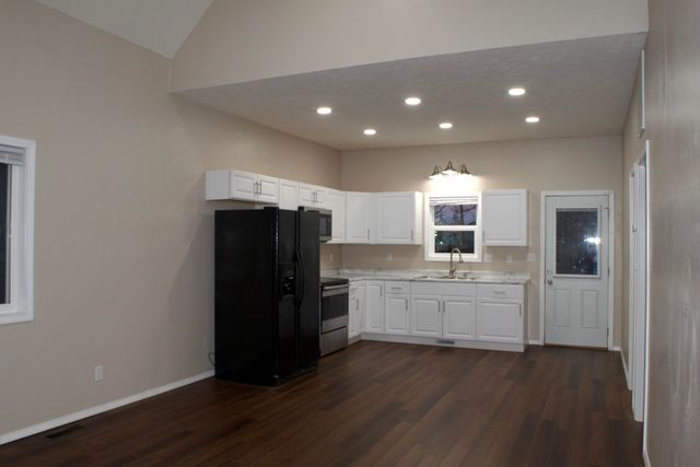 2340 N Kellett Avenue, Springfield, MO 65803