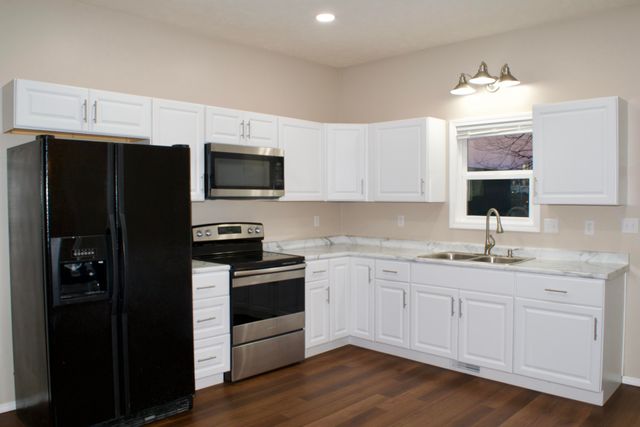 2340 N Kellett Avenue, Springfield, MO 65803