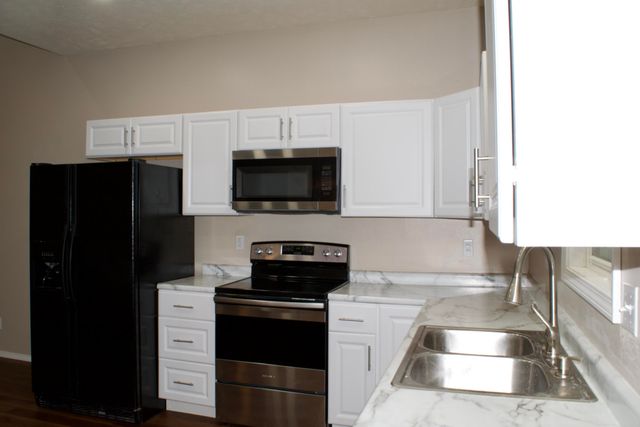 2340 N Kellett Avenue, Springfield, MO 65803