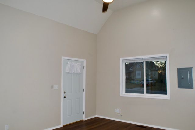 2340 N Kellett Avenue, Springfield, MO 65803