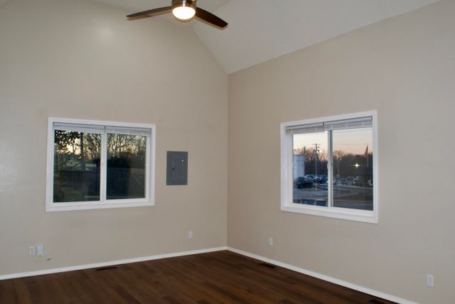 2340 N Kellett Avenue, Springfield, MO 65803