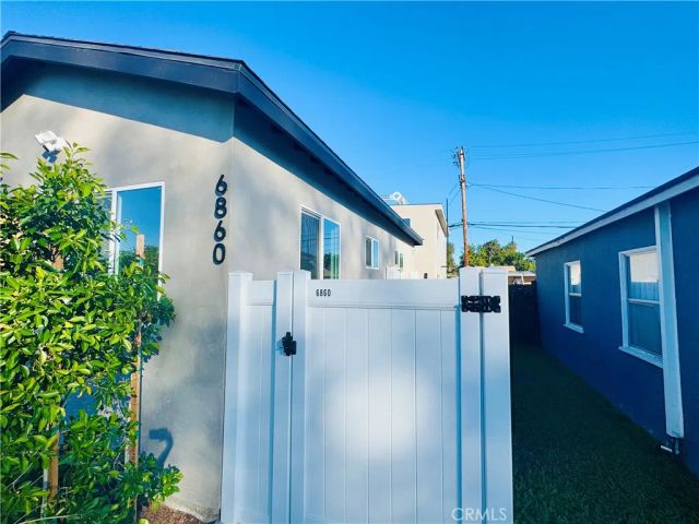 6860 Aura Avenue, Reseda, CA 91335