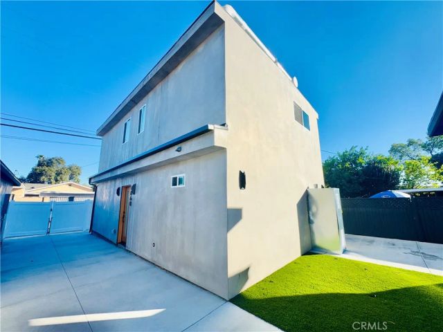6860 Aura Avenue, Reseda, CA 91335